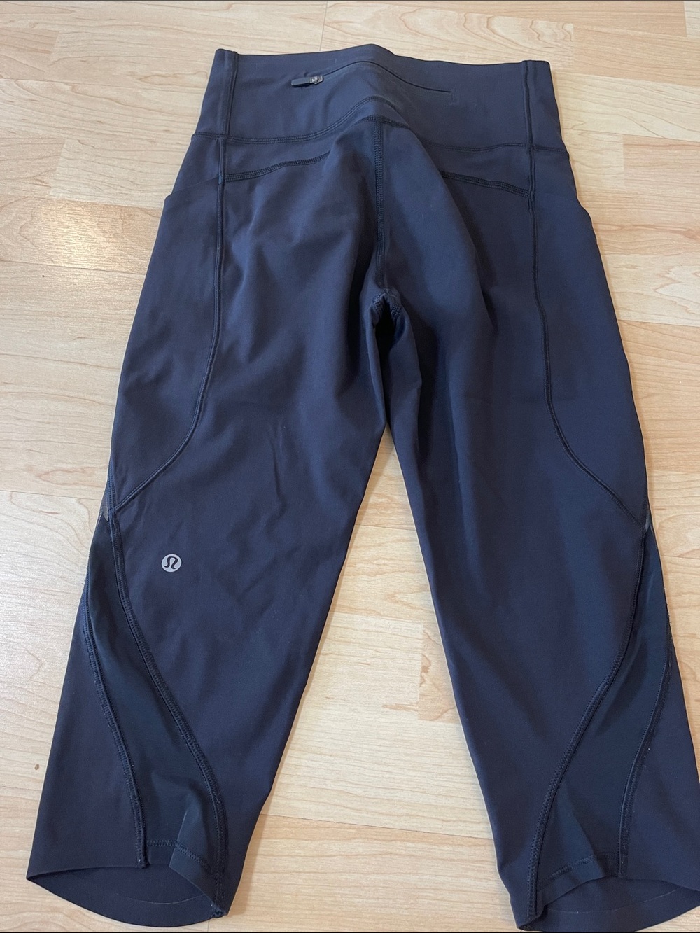 lululemon athletica women’s Black Cropped Athletic Joggers